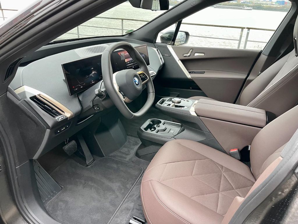 BMW iX - Photo 39