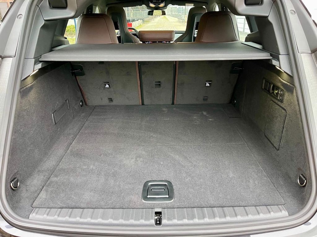 BMW iX - Photo 57