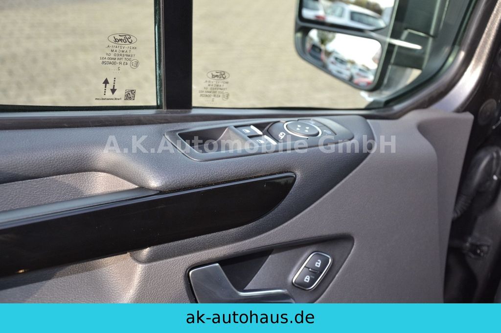 Ford Tourneo Custom - Photo 26