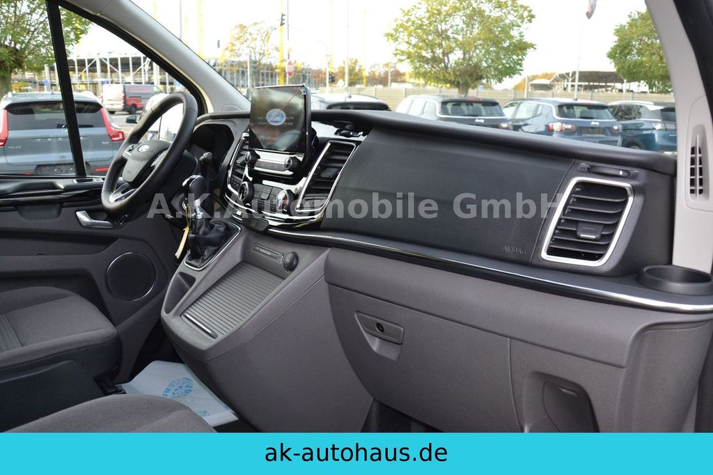 Ford Tourneo Custom - Photo 18