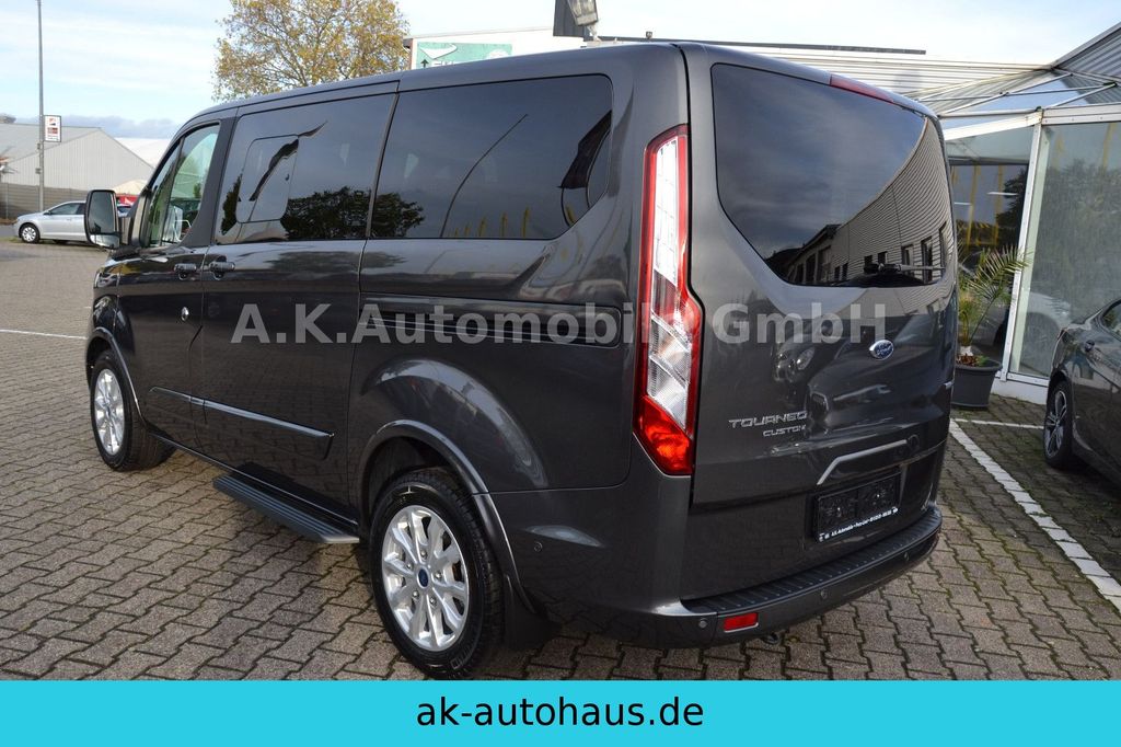 Ford Tourneo Custom - Photo 24