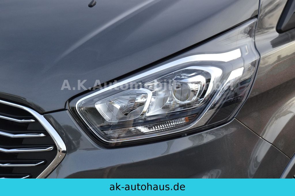 Ford Tourneo Custom - Photo 25