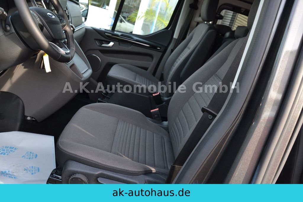 Ford Tourneo Custom - Photo 10