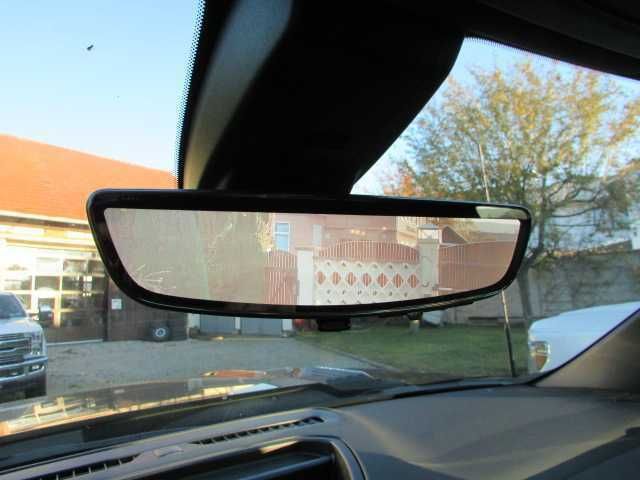 Chevrolet Silverado - Photo 19