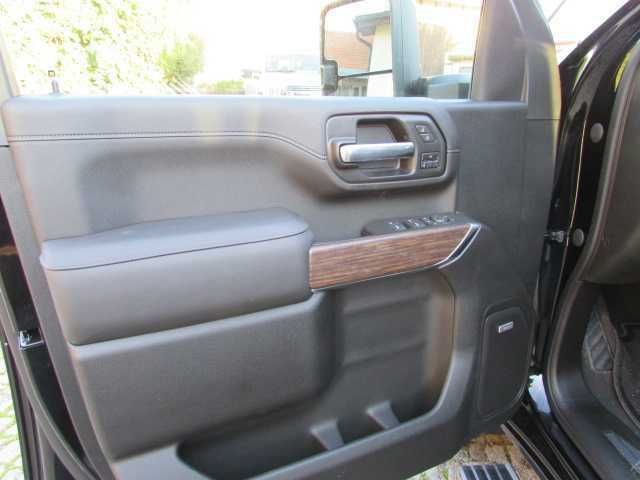 Chevrolet Silverado - Photo 31